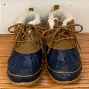 BRAND NEW! Khombu All Weather Ankle Boots, Size 9